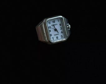 Vintage Square Quartz Watch Ring, Antique Silver Stretch Dial Finger Jewelry, Retro Timepiece Statement Ring,Y2K Punk Stackable Band