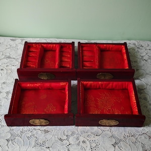 Vintage chinesisches Schmuckschränkchen | Messing Montierungen & Jadeit Scheiben | Orientalische Waschtischdekoration Bild 17