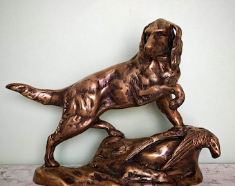 Escultura vintage de latón de perro de caza y faisán / Inspirada en René-André Varnier / Decoración deportiva con animales de estilo francés