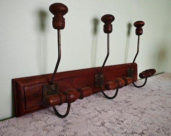 Perchero victoriano antiguo / c. 1890–1910 / Ganchos para abrigos de madera torneada y metal / Perchero eduardiano / Decoración de pared para recibidor de estilo campestre inglés
