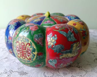 Jarrón de calabaza estilo Imari chino vintage / Tarro de porcelana policromada con tapa en forma de melón / Decoración chinoiserie