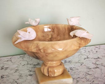 Baño para pájaros de mármol y alabastro italiano vintage / Pájaros de piedra tallada / Tazza con pedestal / Decoración estilo Hollywood Regency