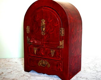 Vintage chinesischer Schmuckschrank mit Kathedralendecke und Lackierung | Chinoiserie-Schmuckkästchen in Rot | Orientalische Aufbewahrungsmöglichkeit