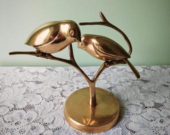 Escultura vintage de pájaros de latón en una rama / Figura de pájaro de mediados de siglo / Estilo Hollywood Regency / Estilo campestre inglés