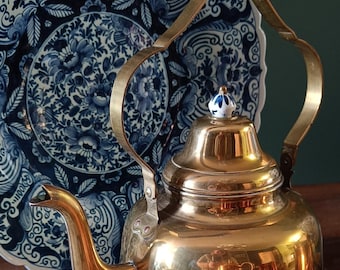 Vintage holländischer Messing Kessel | Delft Keramik Knauf | Etwa 1930er Jahre | Rustikale Küchendekoration