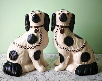 Perros Spaniel Blancos y Negros al Estilo Vintage de Staffordshire / Decoración de Chimenea Original / Estilo Cottagecore