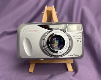 Kyocera Yashica Zoomate 140 — Edición limitada de cámara de película de 35 mm