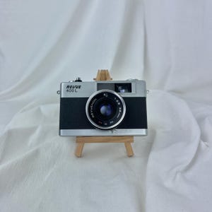 Revue 400L Vintage 35mm Film Camera with Working Light Meter – Retro Style Bag Included