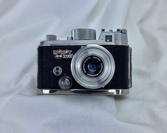Robot Star — Vintage German Mechanical 35mm Camera with Clockwork Motor