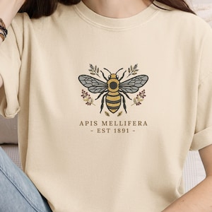Camiseta de abeja, Apis Mellifera Honey Bee Comfort Colors, Gráfico vintage con aspecto bordado, Regalo para apicultores, Cottagecore para amantes de los insectos