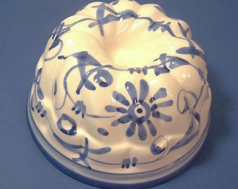 HANDPAINTED CERAMIC MOLD - Signed Italian Pottery - For Gelatin or Pudding - Cobalt Blue on White