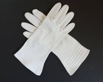 1960s WHITE LADIES' GLOVES - Longer, Gauntlet Style with Military Look - 4 Applique' Stripes at Wrist - Medium - Size 6 1/2 to 7