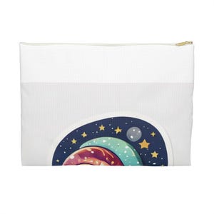 Neceser de maquillaje con diseño de Slugging, neceser divertido para la rutina nocturna, regalo para amantes del cuidado de la piel, neceser de viaje estético, regalo para el autocuidado. imagen 3