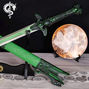 Spada verde forgiata a mano, lama in acciaio al carbonio 1060, replica decorativa da collezione, regalo per lui immagine 4