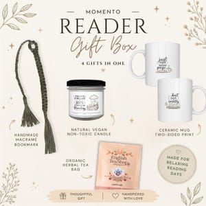 Puede incluir: Una caja de regalo Momento Reader que contiene un marcapáginas de macramé hecho a mano en verde oscuro, una vela natural vegana no tóxica con etiqueta, dos tazas de cerámica blanca con texto impreso y una bolsa de té orgánico.