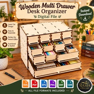 Pode incluir: Um organizador de mesa em madeira clara com várias gavetas e compartimentos abertos. A unidade tem um design cortado a laser com encaixes visíveis. É apresentado como um ficheiro digital com o texto Wooden Multi Drawer Desk Organizer.