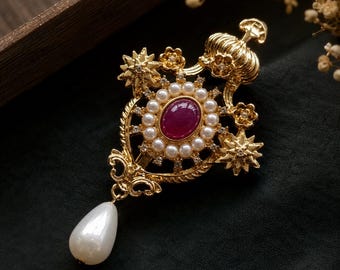 Vintage gouden barokke broche met robijn en parel, vorstelijke statementspeld