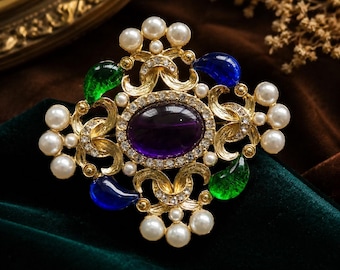 Vintage broche met meerdere edelstenen, goudkleur met paarse, groenblauwe stenen, statementspeld met parel en kristal