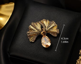 Vintage Ginkgo Leaf Champagne Crystal Brooch, Antique Gold Tone Brooch, Gift for Her