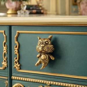 Squirrel Brass Cabinet Knobs, Vintage Animal Drawer Handles, Zinc Alloy Forest Decor