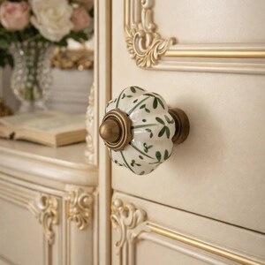 Handgeschilderde keramische pompoenladeknop | Kastgreep van groene zinklegering met bloemen