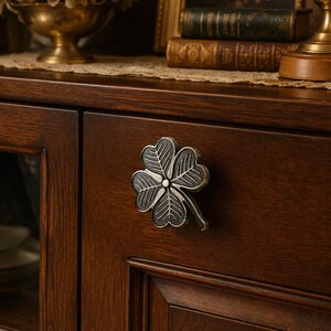 Vintage Clover Cabinet Knob – Zinc Alloy Lucky Leaf Drawer Handle, Antique Gold Furniture Knob