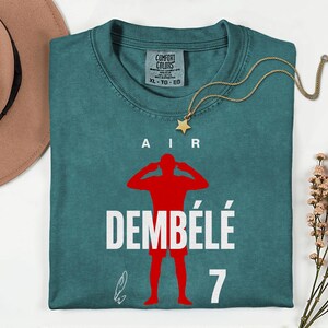 Comfort Colors® Air Dembélé #7 Soccer Player Tribute Graphic Tee, France Football Star Signature Design, 2026 World Cup Fan Unisex T-Shirt bild 3