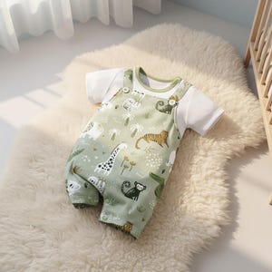Tutina per neonati con stampa di animali dello zoo – Body in morbido poliestere ed elastan, ideale per giocare in estate.