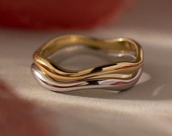 Wave Mixed Metal Ring Set, Two Tone Curved Rings, Minimalist Stackable Ring Set, Dainty Jewellery