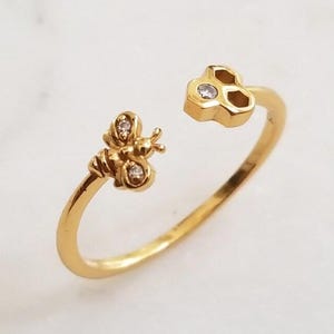 Winziger Bienen Design offener Ring, dünner Diamant Statement Ring, Bumble Bee Minimalist Schmuck