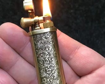 Klassisches Retro Vintage Feuerzeug, nachfüllbares flüssiges Feuerzeug, alte Schulart, sparsames, haltbares Metalltaschen-Feuerzeuggeschenk für ihn