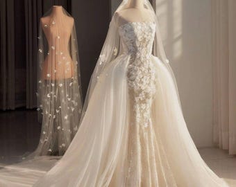 Romantic Lace Wedding Dress Strapless Bridal Gown Floral Applique Princess Wedding Dress