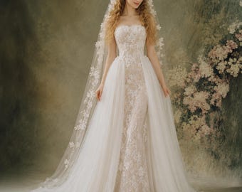 Romantic Lace Wedding Dress Strapless Bridal Gown Floral Applique Princess Wedding Dress
