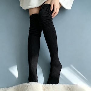 Chaussettes hautes en coton pour femmes, 54 cm de long, style slouchy, extensibles, pour le printemps et l'automne, antidérapantes et douces, idéales pour les femmes enceintes.