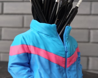 Retro Tracksuit Pen Holder –  3D Printed Desk Accessory