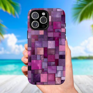 Funda para teléfono con diseño de patchwork morado, estilo cottagecore, para iPhone, Samsung y Google Pixel.