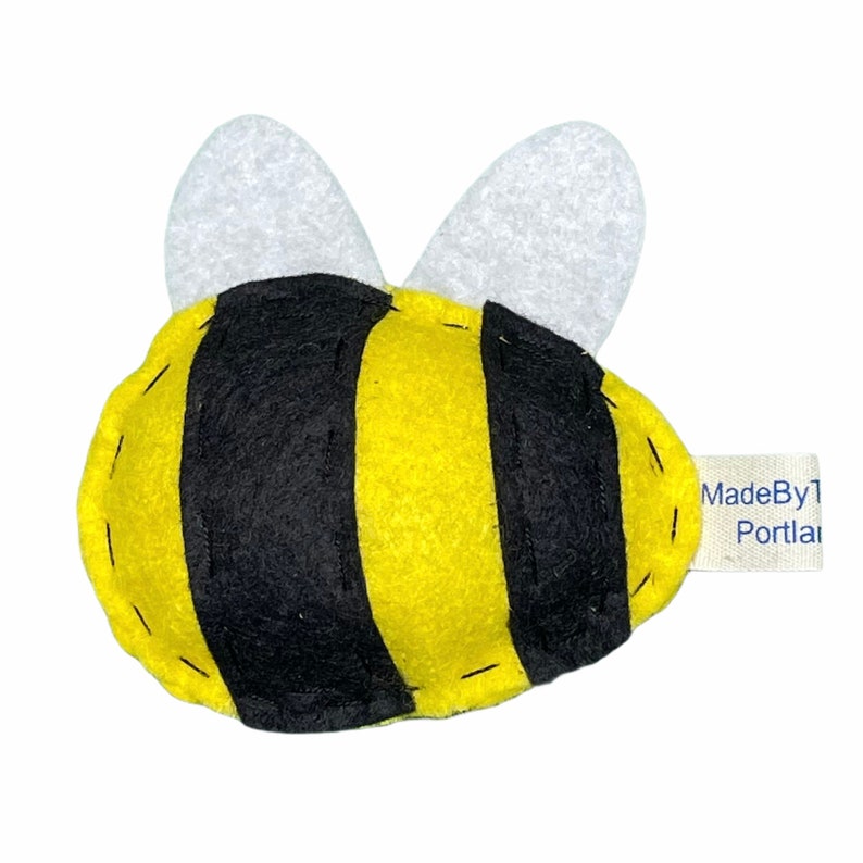 Bee cat toy organic catnip wool-blend felt image 1