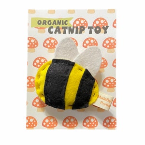 Bee cat toy organic catnip wool-blend felt image 3