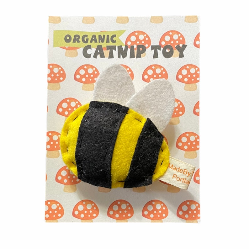 Bee cat toy organic catnip wool-blend felt image 3