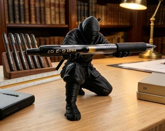 3D Printed Ninja Pen Holder, Minimalist Samurai Stationery Rack, Office Desk Stand, Kneeling Shinobi Stationery Stand，Birthday Gift for Him
