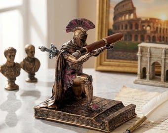 Handgefertigter Ritter-Stifthalter, römische Kriegerstatue, Schreibtisch-Organizer, Arbeitszimmerverzierung, magnetischer Büroklammerhalter, lustiges Chefgeschenk für Ihn Sie