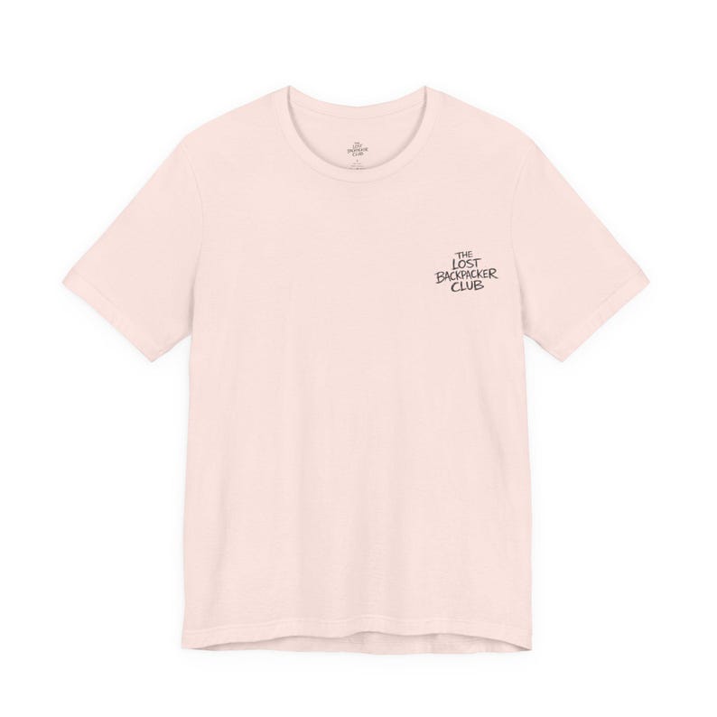 Camiseta Overloaded Scooter Travel: Camiseta gráfica de aventura de surf, camiseta unisex de estilo de vida nómada. imagen 6
