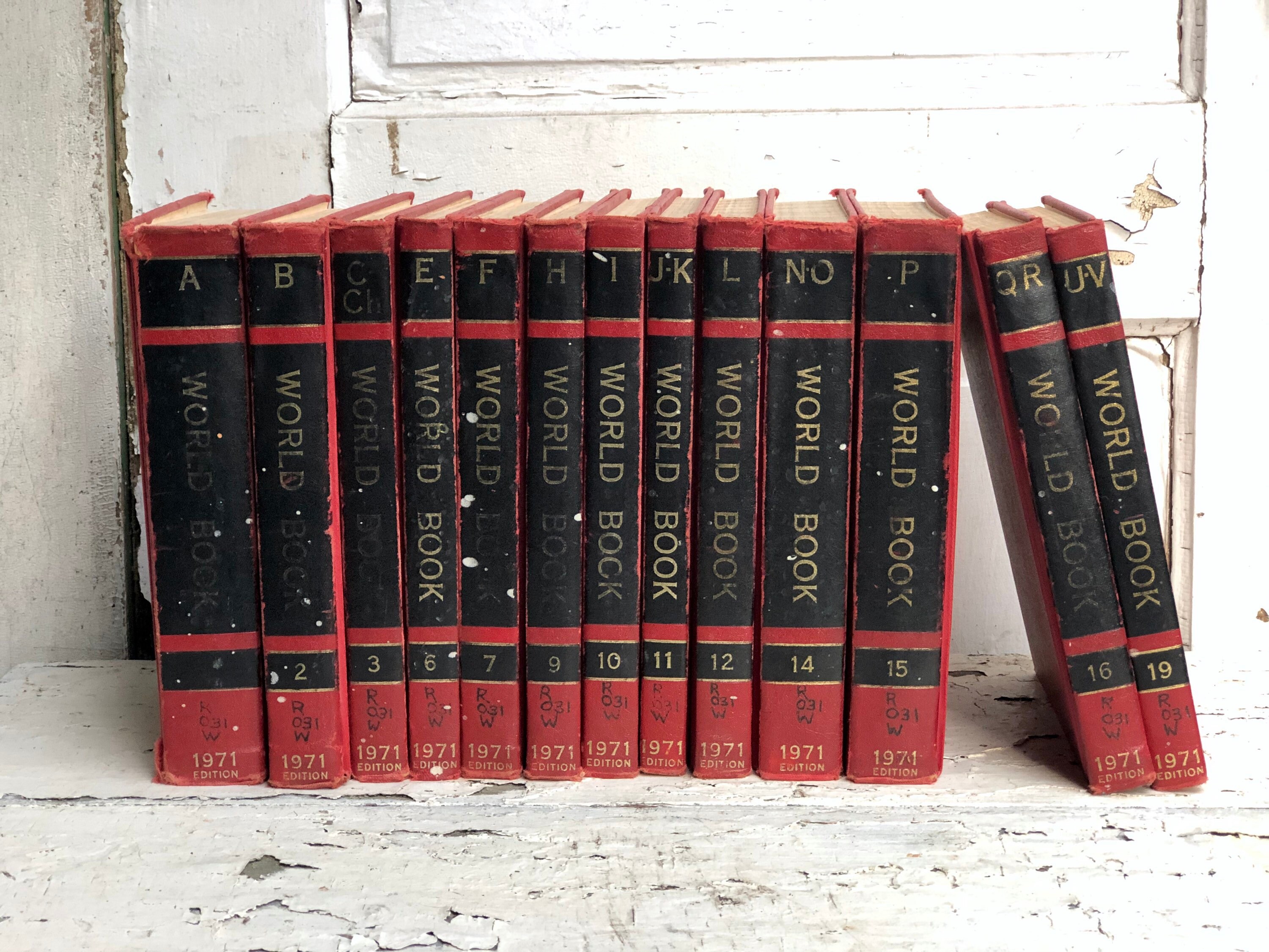 Vintage World Book Encyclopedias Set 1971 Display Books Etsy