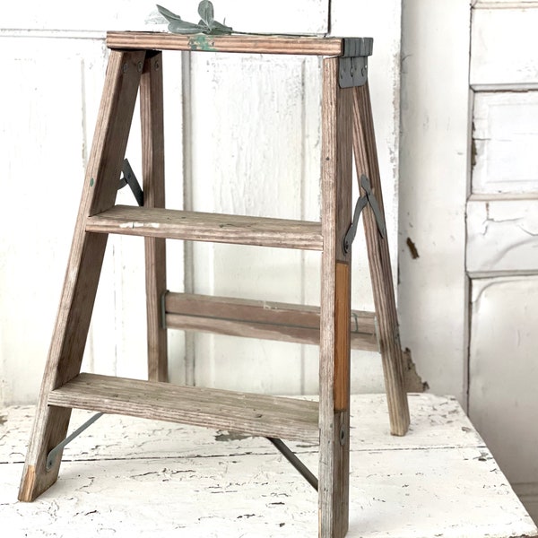 Vintage Rustic Farmhouse Ladder Wooden Step Ladder