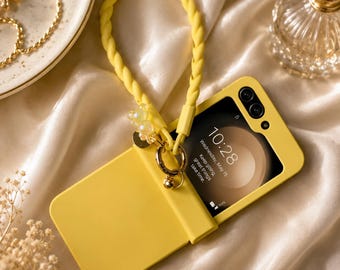 Funda amarilla con forma de oso para Samsung Galaxy Z Flip con correa tipo pulsera (TPU)