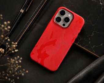 Funda de lujo de piel con estampado de camuflaje para iPhone con MagSafe, cubierta magnética antigolpes para iPhone.