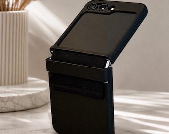 Funda tipo libro estilo coreano para Galaxy Z con protección de bisagra y dije de pulsera