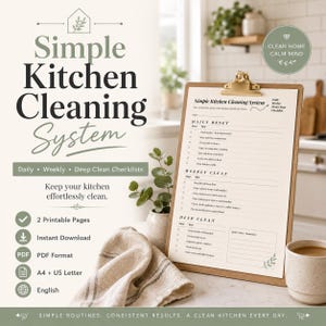Może przedstawiać: Lista kontrolna do druku Simple Kitchen Cleaning System na podkładce z klipsem. Dokument zawiera sekcje dotyczące codziennych, cotygodniowych i gruntownych porządków, z beżowym tłem, czarnym tekstem i złotym klipsem.