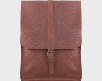 Mochila artesanal em couro – Mochila em couro de búfalo de grão integral, fivela de latão vintage, bolsa de viagem para homens e mulheres.