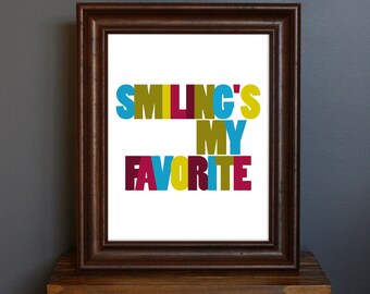 タイポグラフィアートプリント - Smiling's My Favorite - 面白い、ユーモラスなエルフ映画の引用 - クリスマス、ホリデーデコレーション - 緑、青、赤 - 8 x 10